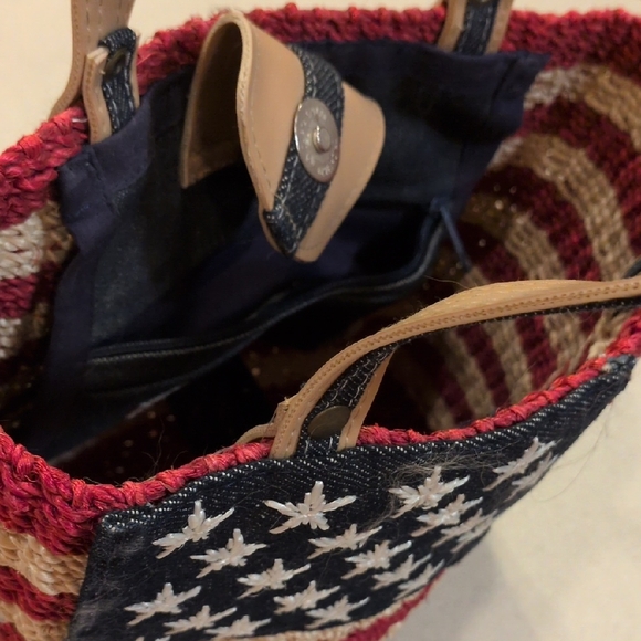 Amanda Smith Woven Red and Cream Flag Tote - Picture 3 of 11